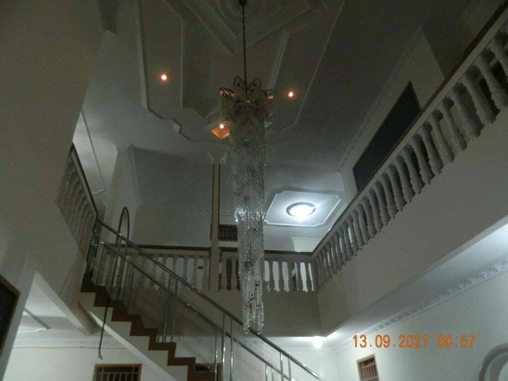 cuci lampu kristal di rumah umi ramuna 28