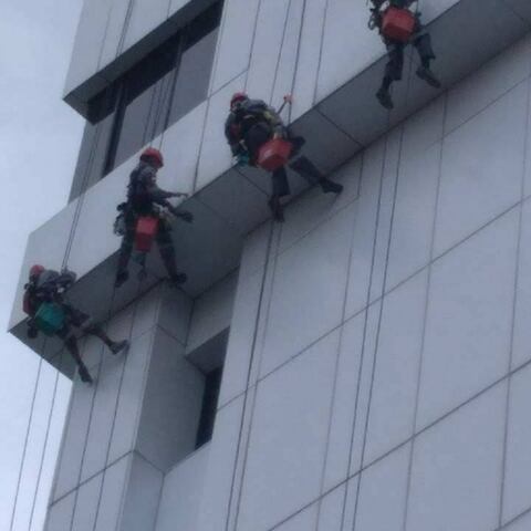 cuci kaca gedung acp gedung telkom jakarta selatan 05