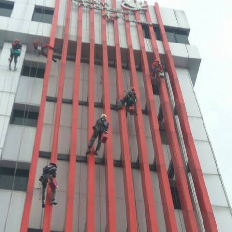 cuci acp kaca gedung telkom jakarta selatan 06