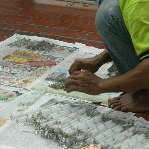 cuci lampu kristal bapak Warnot gambar 03