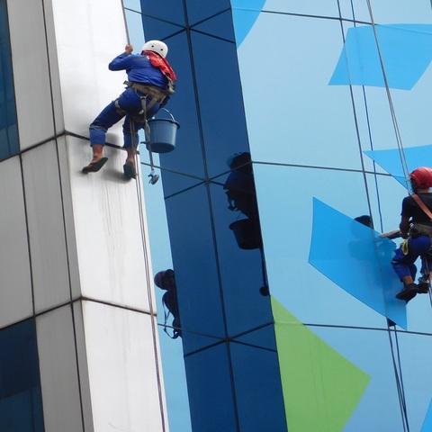 cuci kaca gedung asuransi takaful gambar 05