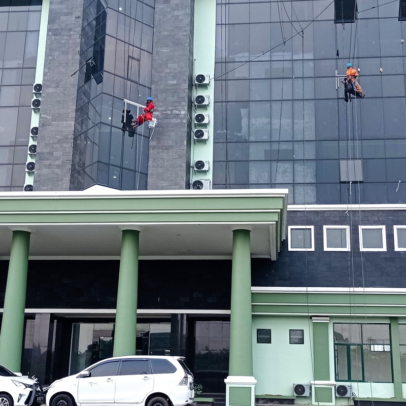 Jasa sealant kaca gedung Maditkumad