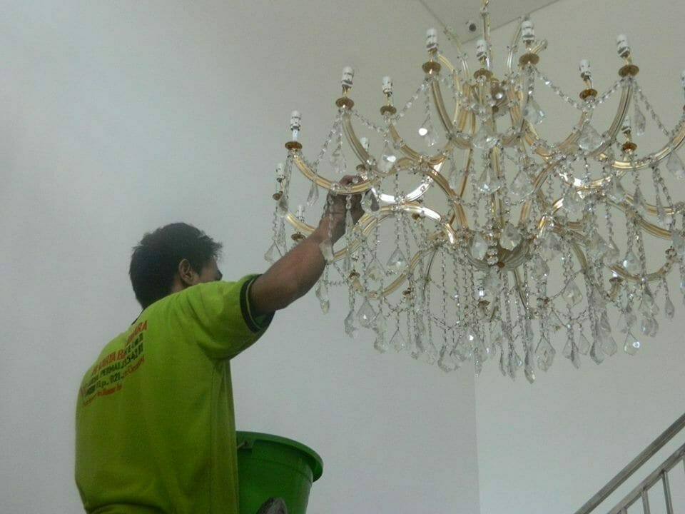 Cuci lampu kristal bapak Yanto | Jasa Cuci Lampu Kristal cuci lampu kristal bapak yanto oleh Jasa Cuci Lampu Kristal gbr-06