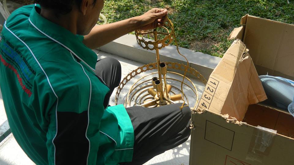 Cuci Lampu Kristal Ibu Annie | Jasa Cuci Lampu Kristal cuci lampu kristal ibu annie oleh jasa cuci lampu kristal gambar-14