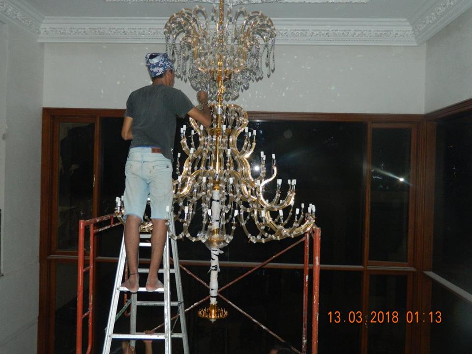 pasang lampu kristal bapak danny 47
