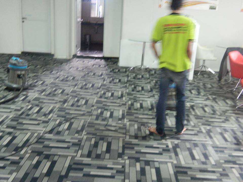 Cuci Karpet Kantor PT Modagrafics Auto Indonesia oleh CV Indah Karya Bersaudara cuci karpet kantor pt modagrafics auto indonesia 11