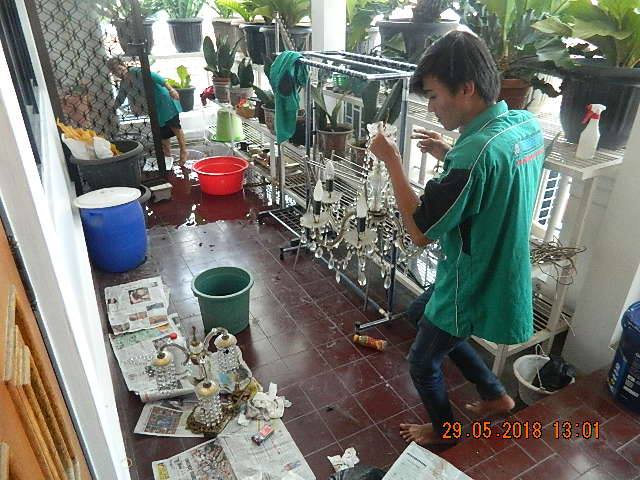 Cuci Lampu Kristal Ibu Maria di Jakarta-Bekasi oleh CV. Indah Karya Bersaudara cuci lampu kristal ibu maria 11
