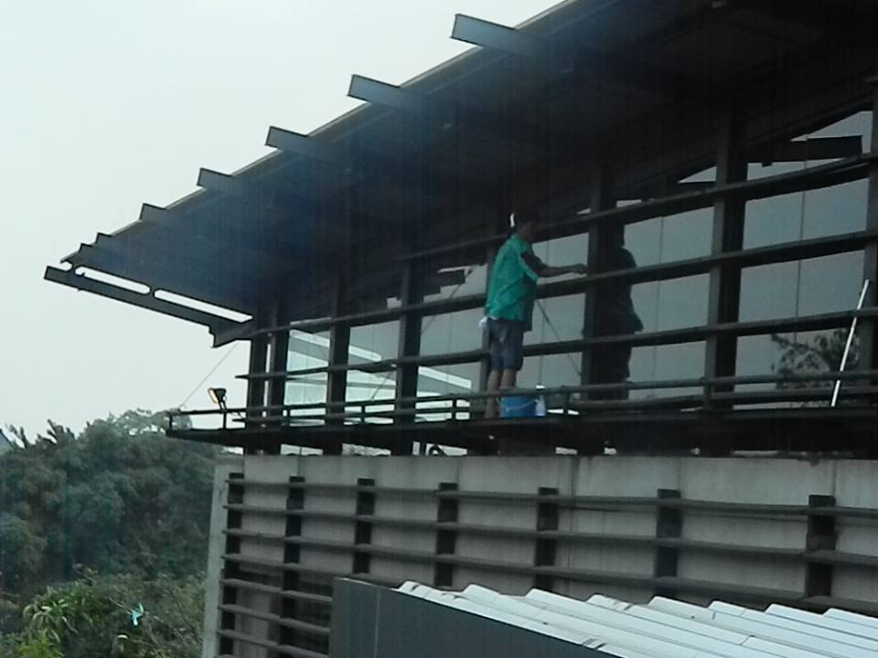 Pembersih Kaca Gedung Ducati Indonesia Cuci Kaca Gedung pembersih kaca gedung ducati indonesia 40