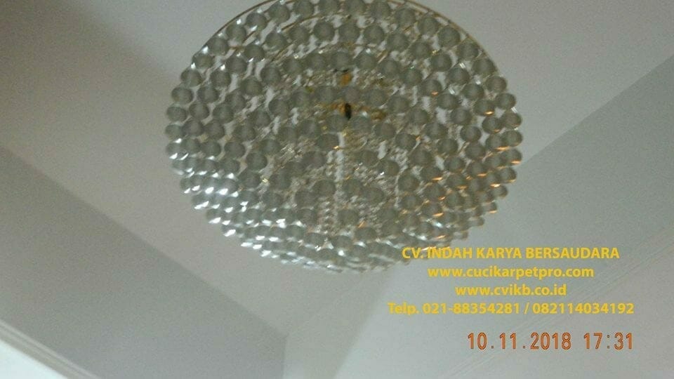 cuci lampu kristal bapak syafri 41