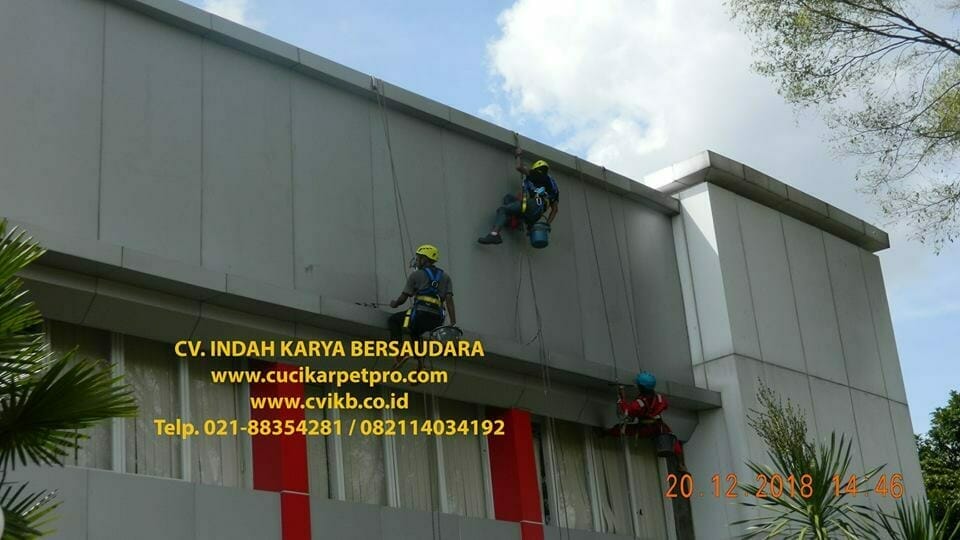 Pembersih Kaca Gedung Cuci Kaca PLN UIP JBB Gandul pembersih kaca gedung cuci kaca pln uip jbb 15