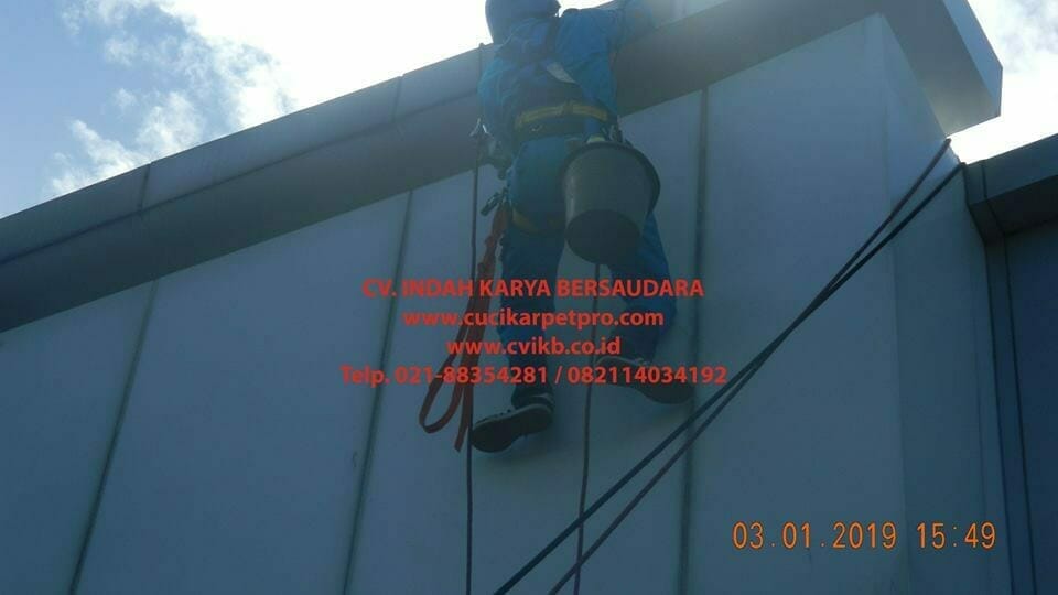 Pembersih Kaca Gedung PLN UIP JBB | Jasa Cuci Kaca pembersih kaca gedung pln uip jbb 11