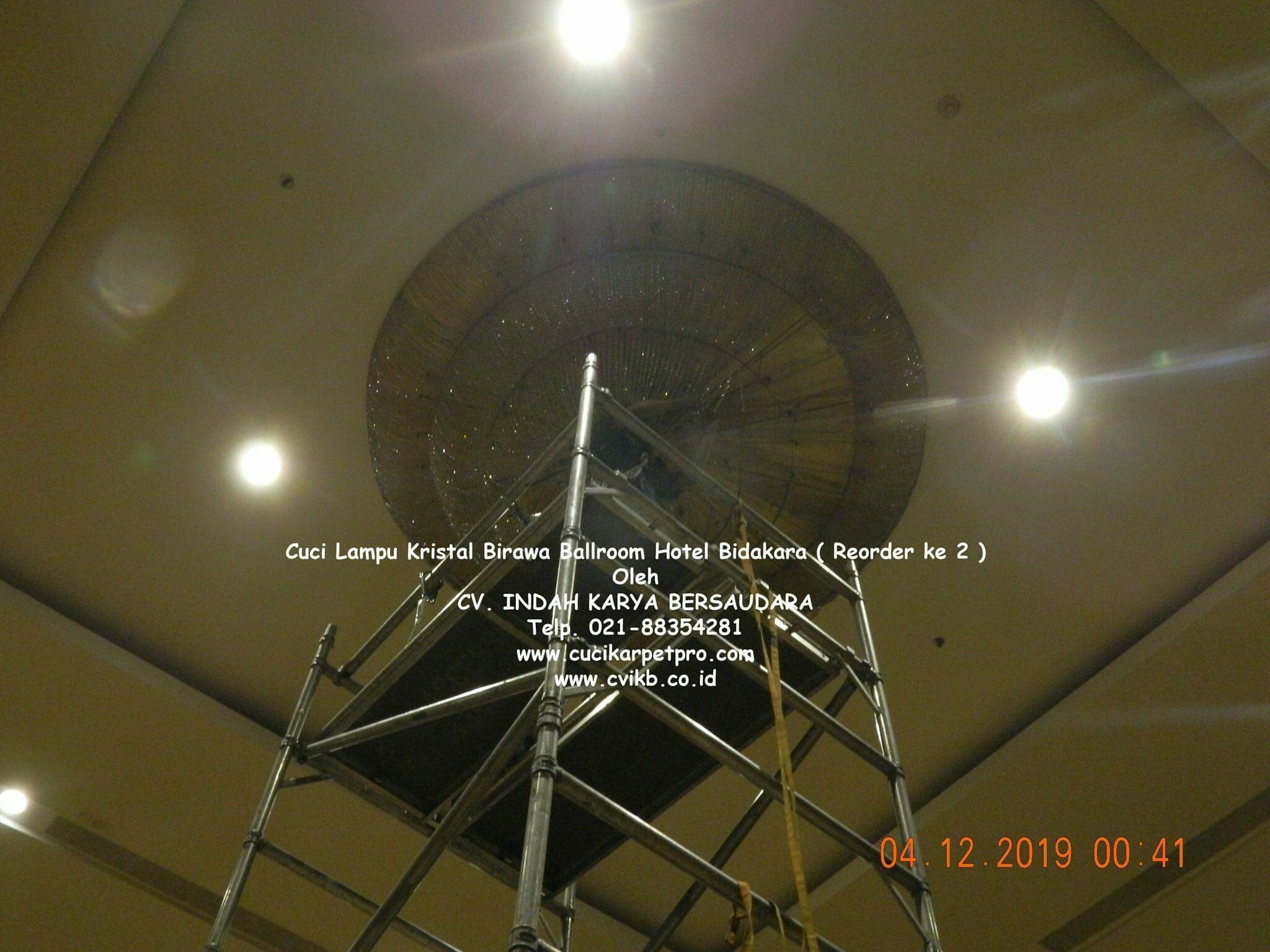 Cuci Lampu Kristal Hotel Bidakara Birawa Ballroom: CV. Indah Karya Bersaudara Terbaik di Jabodetabek cuci lampu kristal hotel bidakara 6