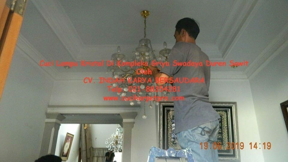 Cuci Lampu Kristal Di Kompleks Griya Swadaya Duren Sawit cuci lampu kristal di griya swadaya duren sawit 07