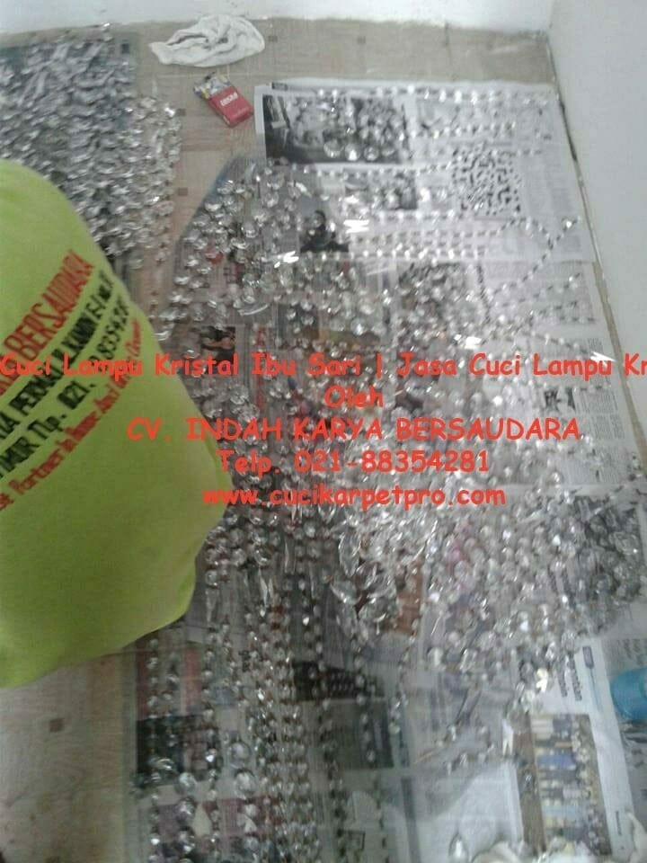 cuci lampu kristal ibu sari 05