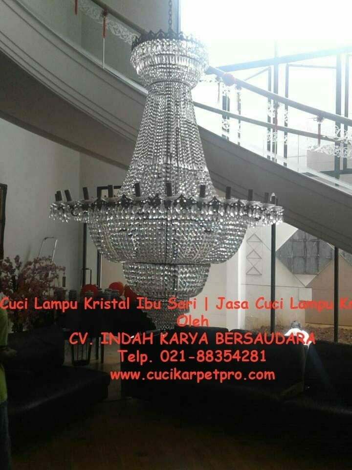 cuci lampu kristal ibu sari 06