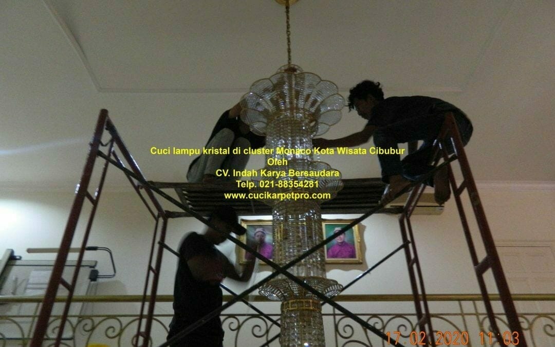 cuci lampu kristal di cluster monaco kota wisata cibubur 19