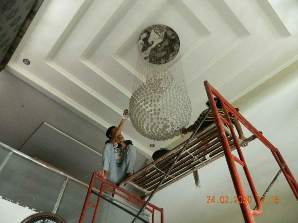 cuci lampu kristal ibu erlin di jati cempaka pondok gede 27