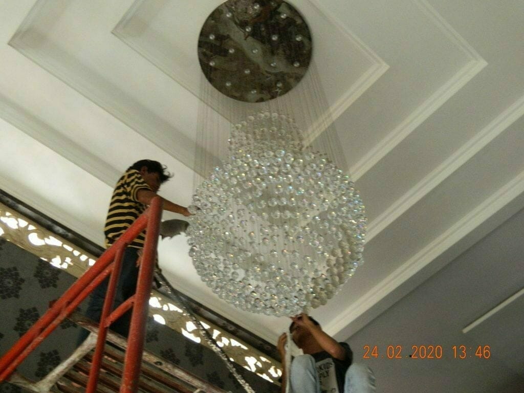 cuci lampu kristal ibu erlin di jati cempaka pondok gede 34