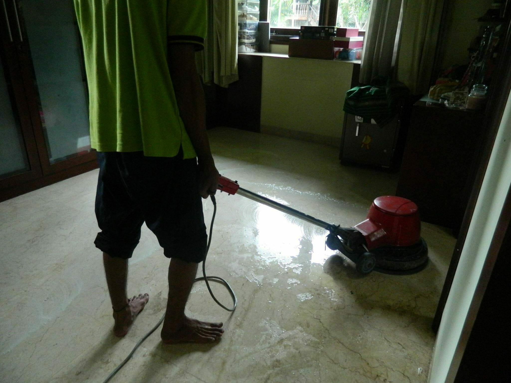 cuci lantai marmer ibu shinta 10