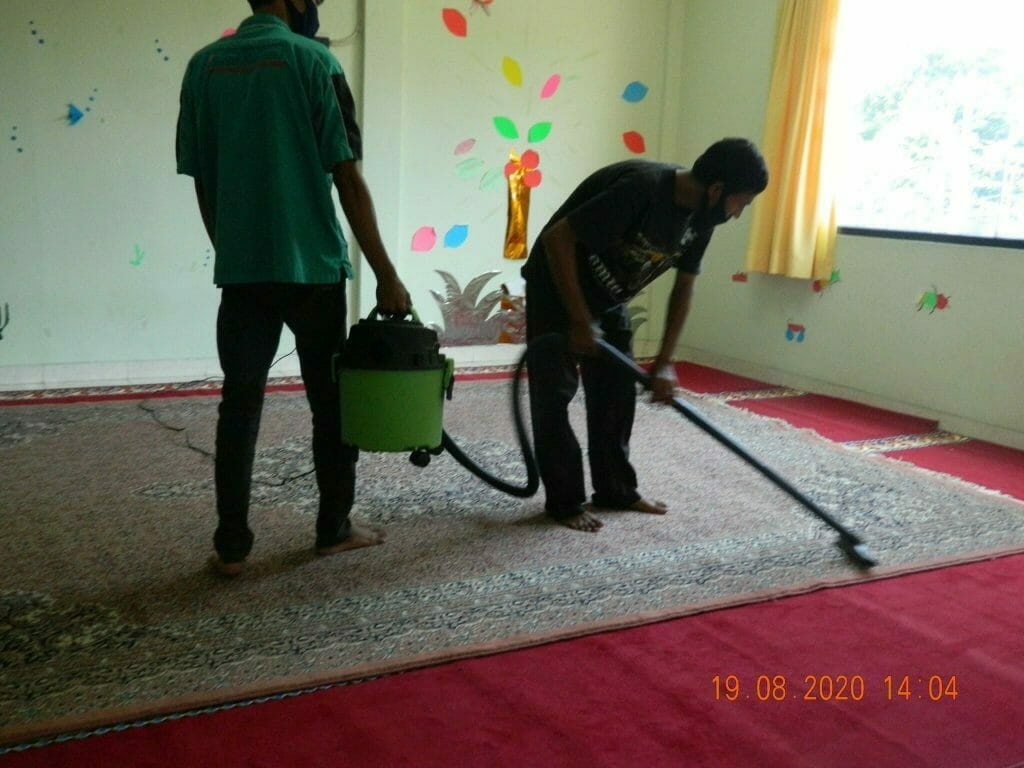 Cuci karpet pengajian di Sanggar Nayla Duren Sawit cuci karpet pengajian di sanggar nayla 32