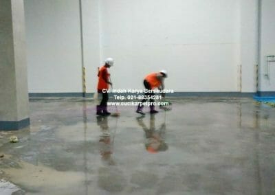 cuci lantai gudang mmp logistics #08