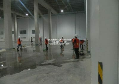 cuci lantai gudang mmp logistics #30