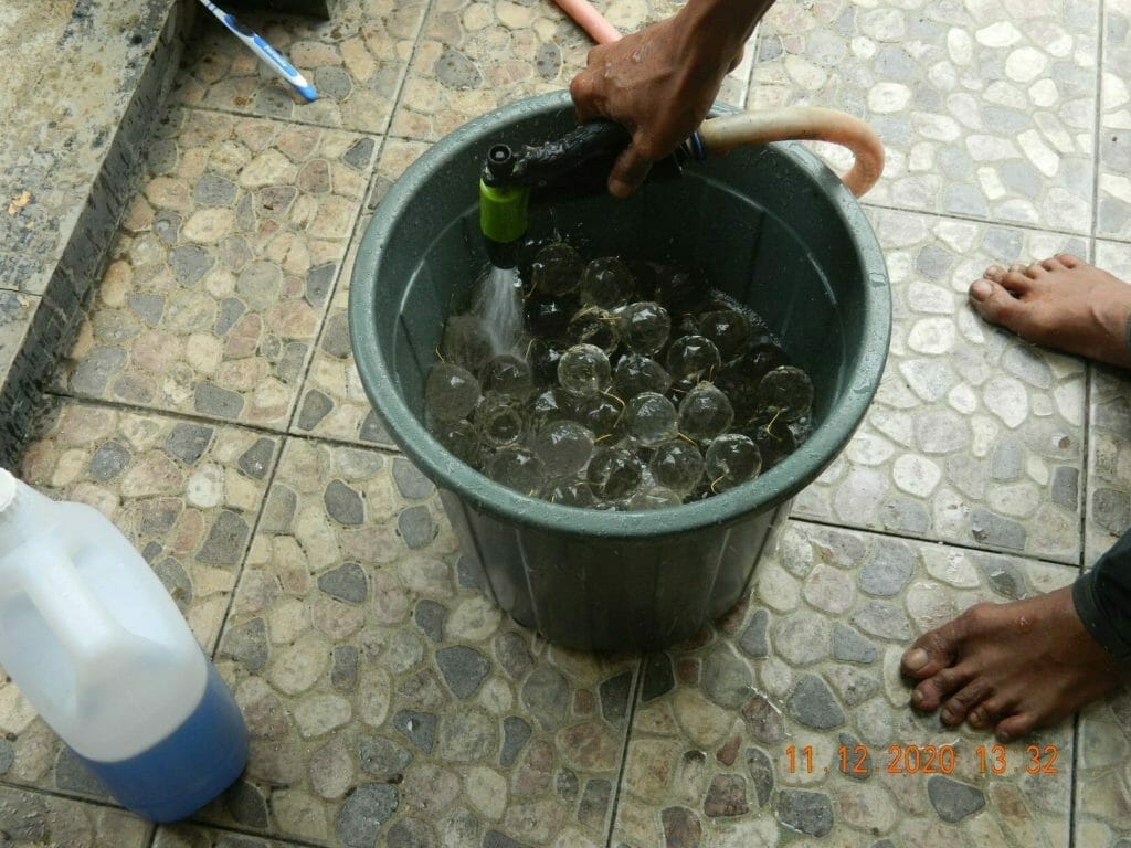 cuci lampu kristal andal di prima harapan regency 16