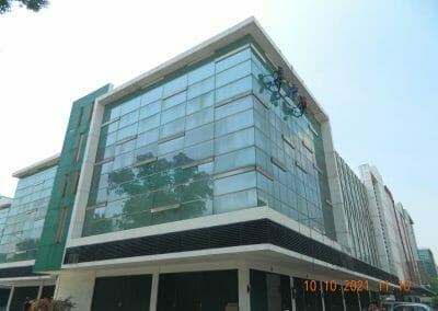 cuci kaca gedung kantor di cikarang central city 09