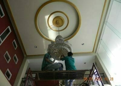 cuci lampu kristal gedung rhema indonesia 06