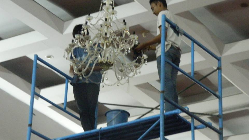 Cuci lampu kristal hari ke-5 Antam cuci lampu kristal hari ke-5 antam 01