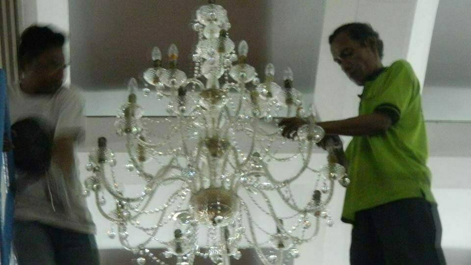 Cuci lampu kristal hari ke-5 Antam cuci lampu kristal hari ke-5 antam 05