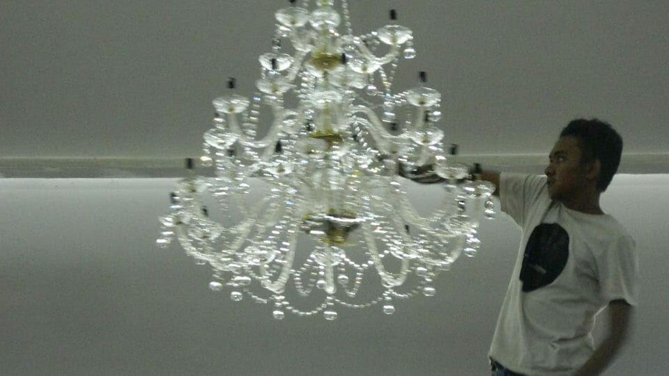 Cuci lampu kristal hari ke-5 Antam cuci lampu kristal hari ke-5 antam 09