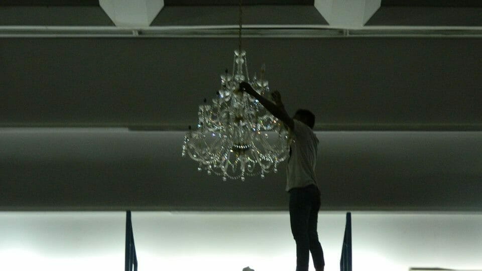 Cuci lampu kristal hari ke-5 Antam cuci lampu kristal hari ke-5 antam 11