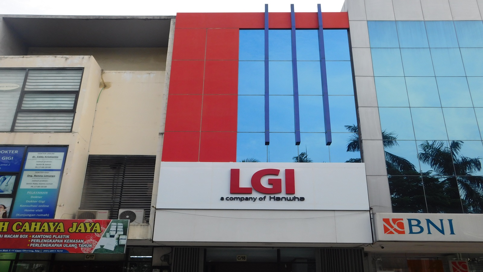 cuci kaca gedung lippo general insurance cikarang 10 cuci kaca gedung lippo general insurance cikarang 10