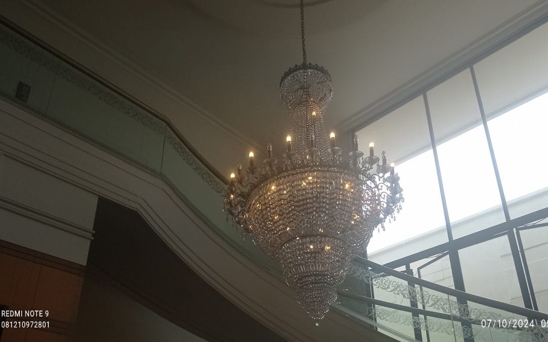 cuci lampu kristal bantar gebang 00
