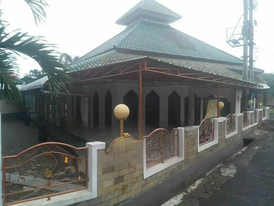 cuci karpet mesjid al furqon 04