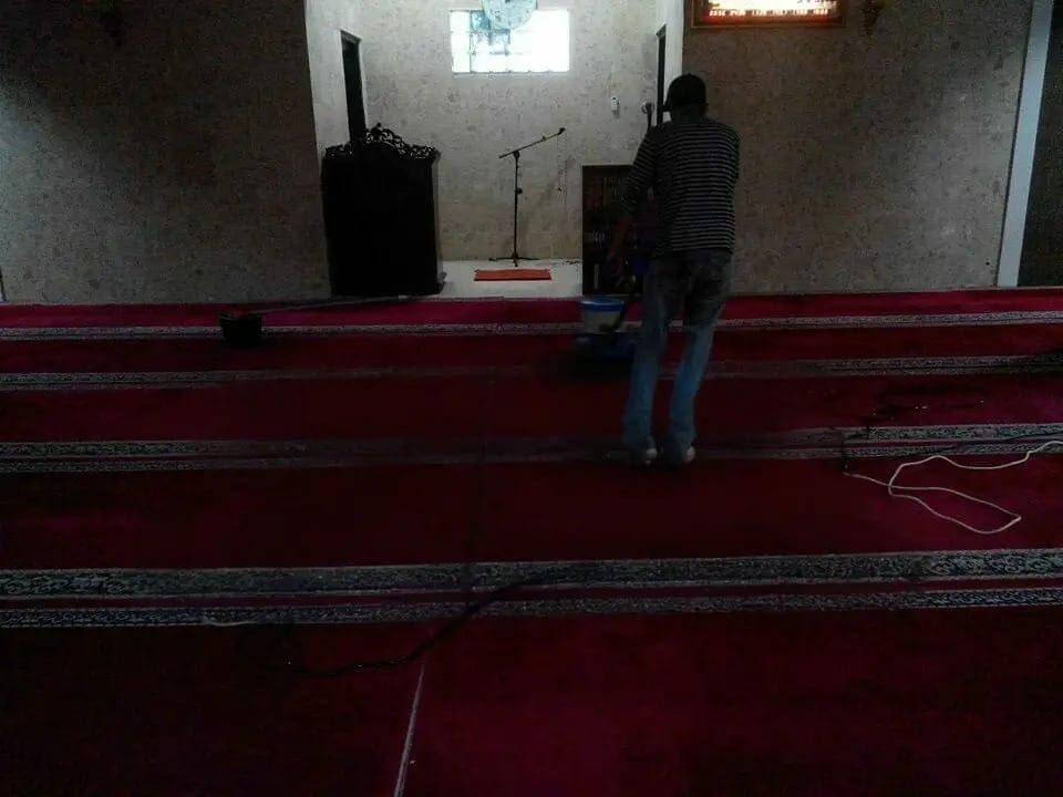 cuci karpet mesjid al furqon 12